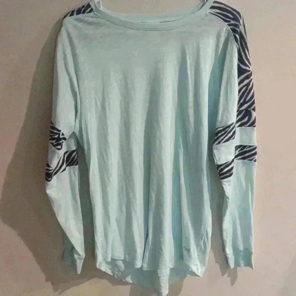 Victoria Secret PINK long sleeve mint green/zebra‎ print T-shirt size small